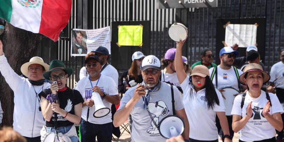 Trabajadores del PJF protestan afuera del Senado,  el sábado pasado.