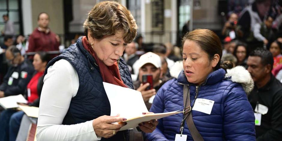 Delfina Gómez Álvarez escucha las voces del pueblo del Estado de México.