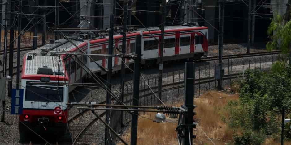 Autoridades atendieron el reporte de una persona sin vida en instalaciones del Tren Suburbano.