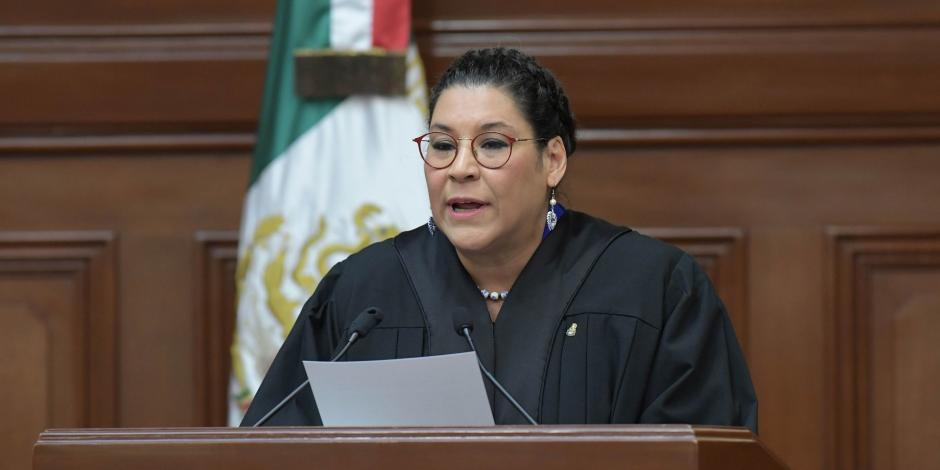 La ministra Lenia Batres se destapó para contender en la elección judicial.