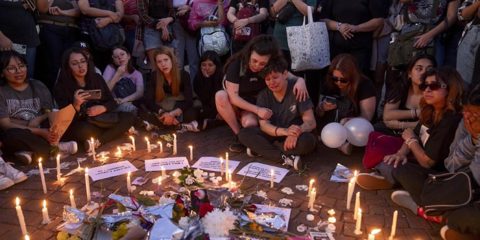 Fans del exmiembro de One Direction se reunieron en el Obelisco, en Argentina, para honrarlo.