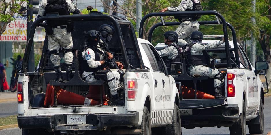 Elementos de la Guardia Nacional vigilan Tabasco, en junio pasado.