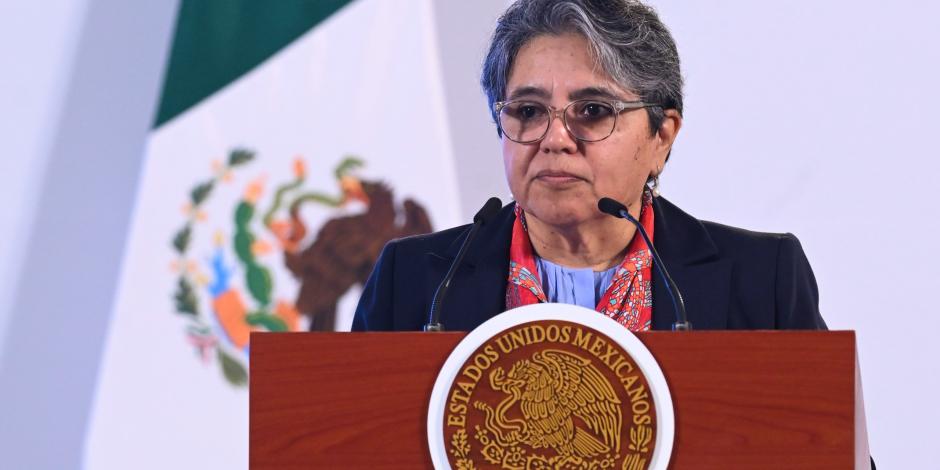 La titular de la SFP, Raquel Buenrostro, durante la conferencia de prensa matutina, ayer.