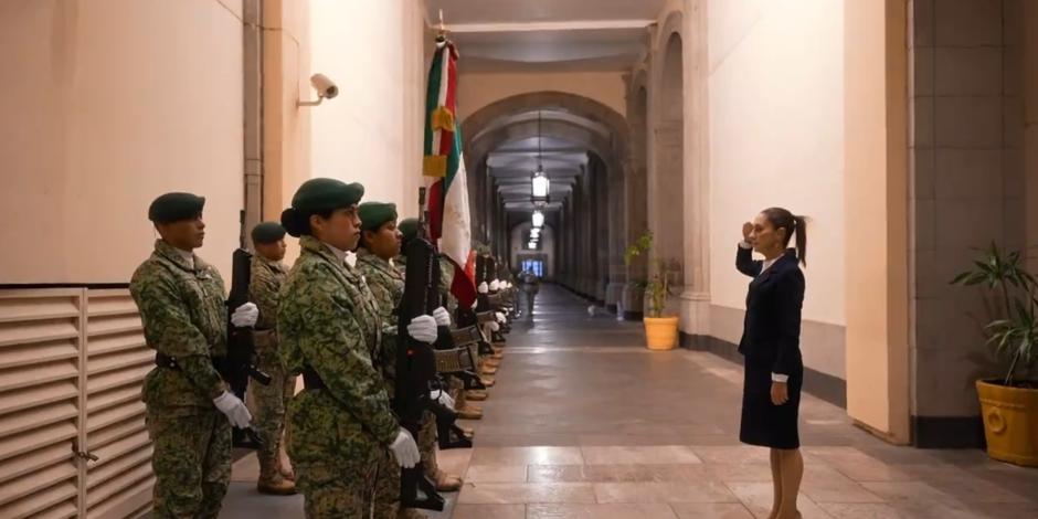 Claudia Sheinbaum realiza saludo militar a Fuerzas Armadas.