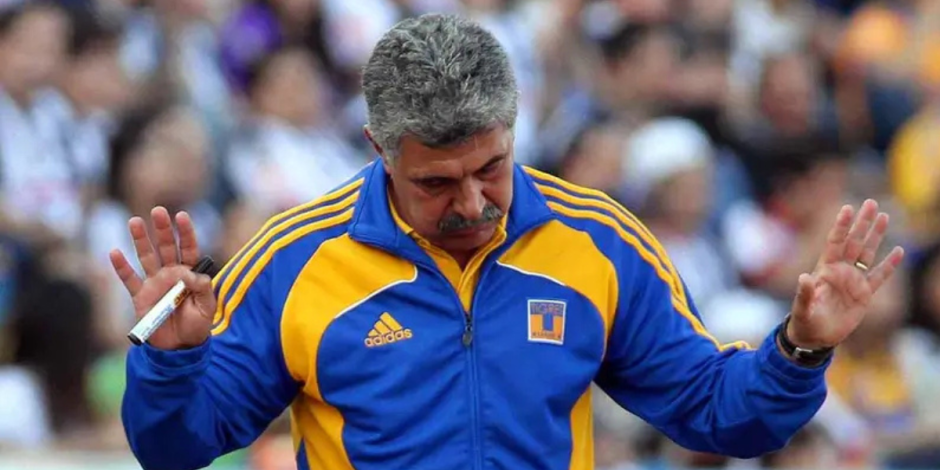 Ricardo 'Tuca' Ferretti al frente de los Tigres de la UANL