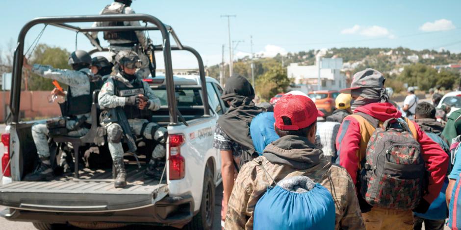 Un grupo de migrantes durante su paso por Tlaxcala, el pasado 17 de octubre.