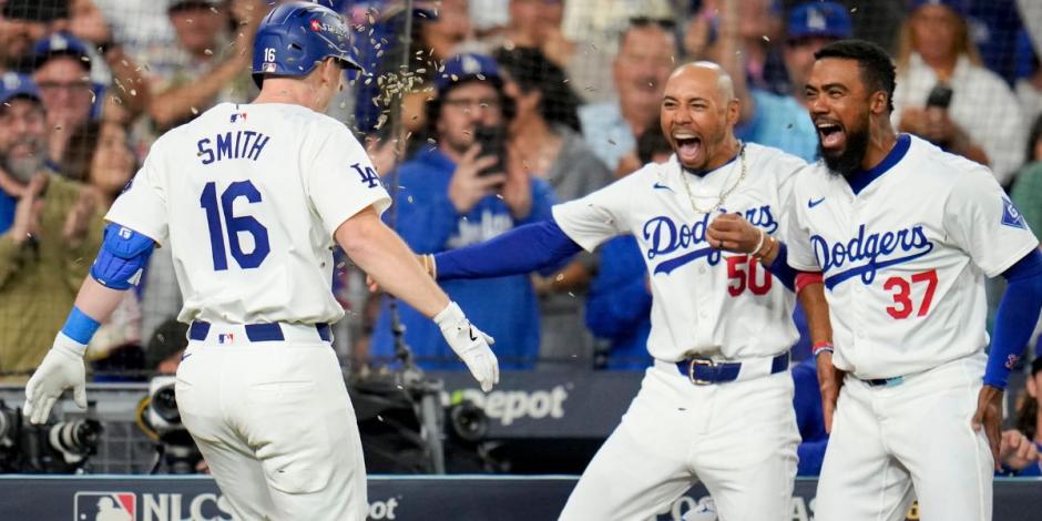 Los Dodgers van ante los Yankees en la Serie Mundial.