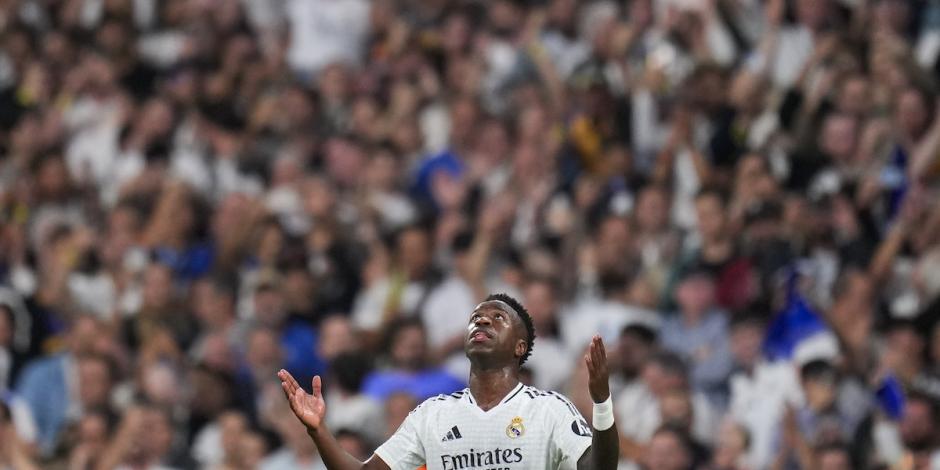 Vinícius celebra una de sus anotaciones contra el Dortmund, ayer.