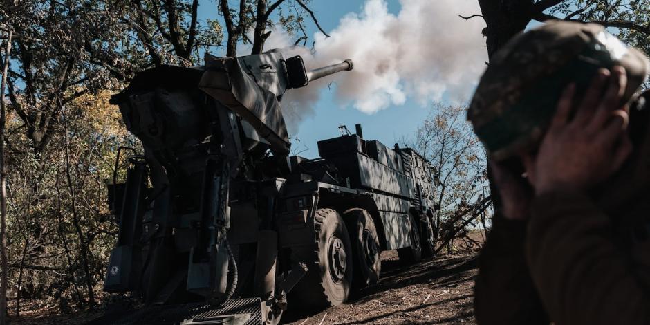 Fuerzas ucranianas mantienen duros combates contra tropas invasoras en la región oeste.