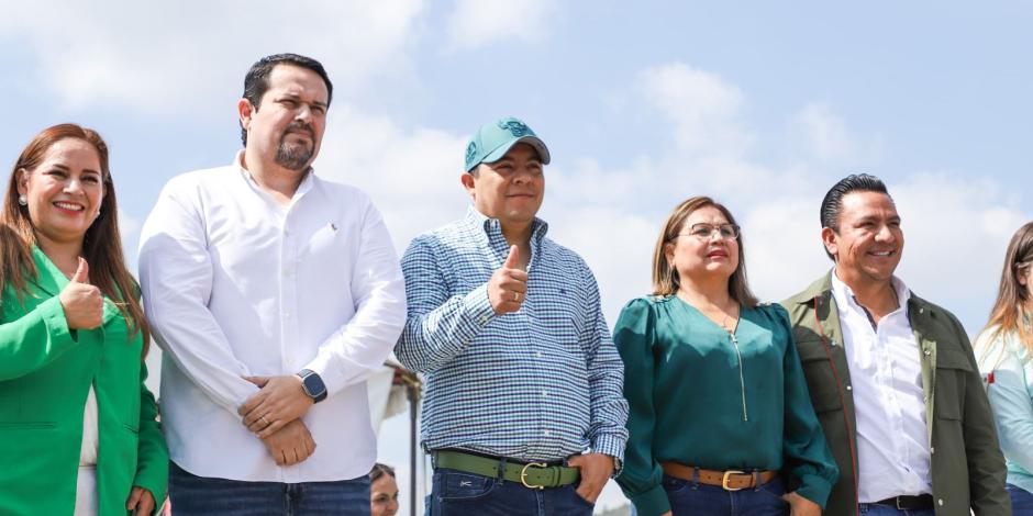 En la imagen (al centro) el Gobernador de San Luis Potosí.