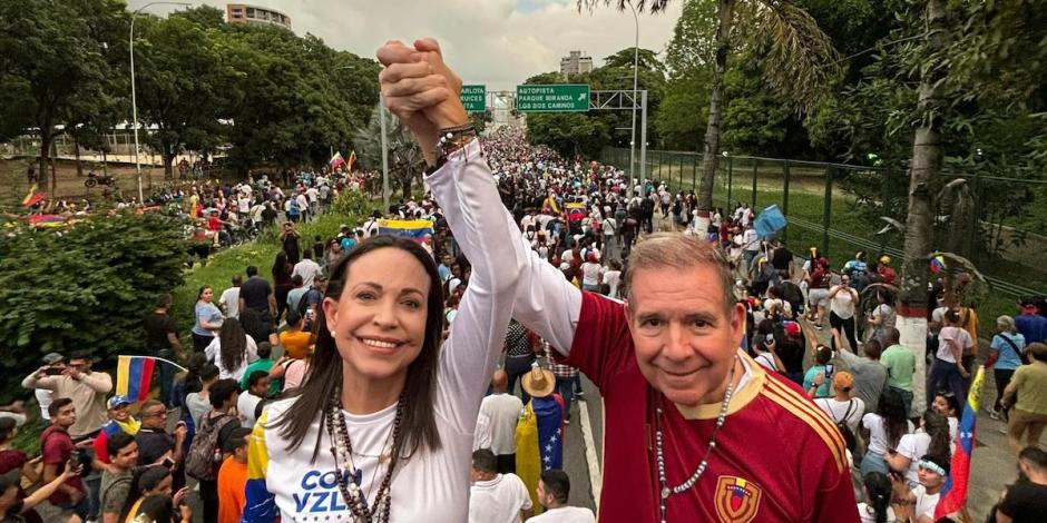 La líder de oposición, María Corina Machado, junto al candidato presidencial Edmundo González en un acto de campaña en julio pasado.