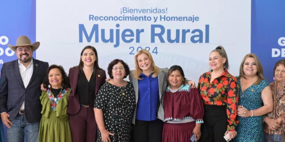 Maru Campos, gobernadora de Chihuahua, durante el encuentro con mujeres productoras y emprendedoras.