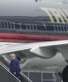 Donald Trump aborda su avión privado rumbo a Florida, ayer.