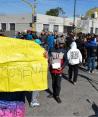 Tras el asesinato de una niña a las afueras de una escuela en Argentina, padres de familia se manifestaron para exigir justicia por la muerte de la menor y más seguridad para sus hijos.