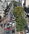 Palestinos dejan la zona norte de la Franja, ayer, ante la inminente incursión israelí.