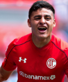 Alexis Vega en un partido con Toluca