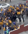 Aficionados de Tigres tuvieron un enfrentamiento con personal de seguridad del Estadio Universitario previo al duelo ante Pachuca.