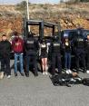 Policías de Zacatecas, durante la captura de cinco presuntos plagiarios, ayer.