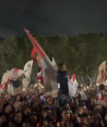 Seguidores de Chivas llevaron serenata al equipo en la víspera de la semifinal de vuelta contra el América.