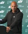 El entrenador de los Jets en conferencia de prensa, ayer.