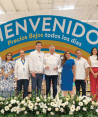 La gobernadora Mara Lezama (azul), ayer en la inauguración de Walmart Supercenter Huayacán.