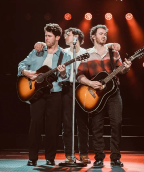 Jonas Brothers posponen conciertos en México porque a Nick le dio influenza ¿cuándo son ahora?