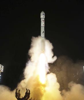 Lanzamiento del satélite espía Malligyong-1, el pasado 21 de noviembre.