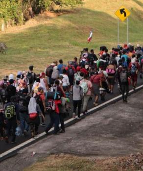 Caravana migrante por el sur de Oaxaca.