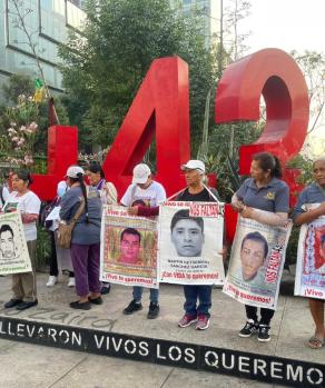 Padres de los 43 de Ayotzinapa alistan diversas movilizaciones en la CDMX.