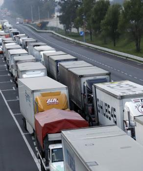 Tráfico en la México-Puebla por tráfico.