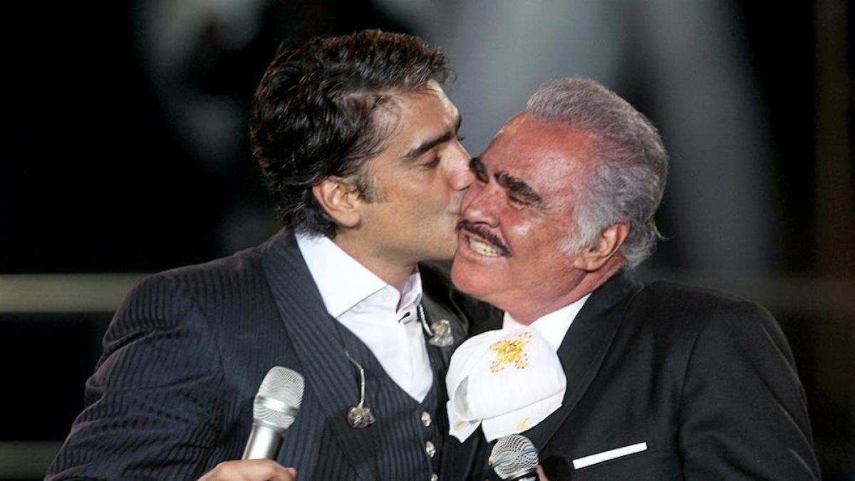 Qué canción le pidió Vicente Fernández a Alejandro que le ponga cuando se  muera?