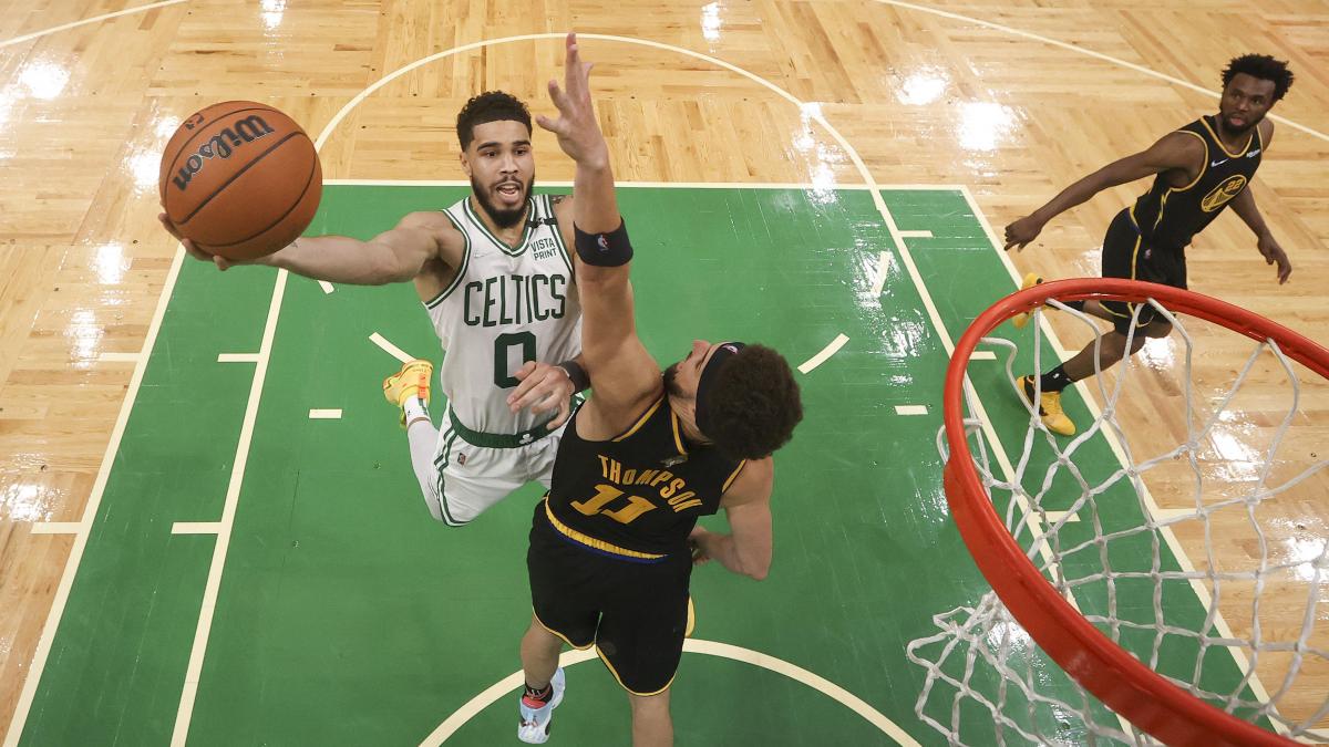 ¿Dónde transmiten Celtics vs Warriors