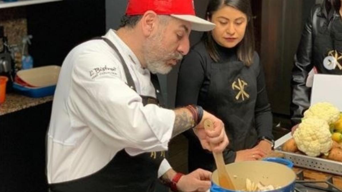 El chef Aquiles Chávez te enseña a prepararle un delicioso platillo a mamá