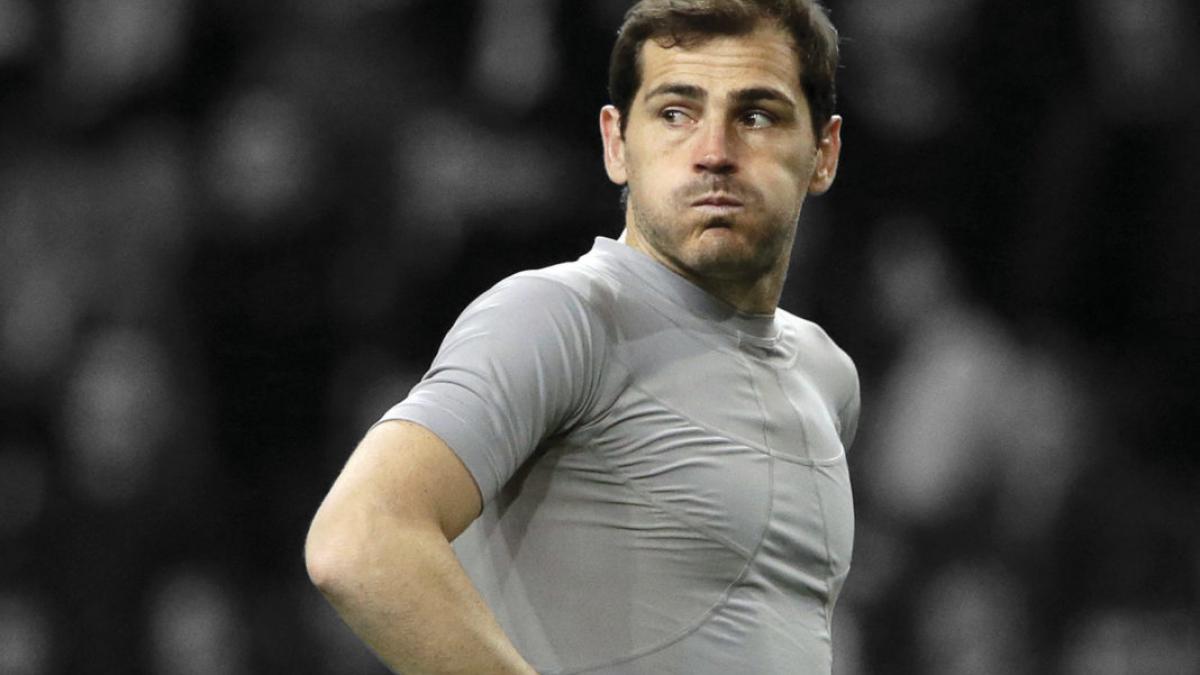 Iker Casillas confiesa en Twitter que es "gay"; minutos más tarde revela otra sorprendente noticia