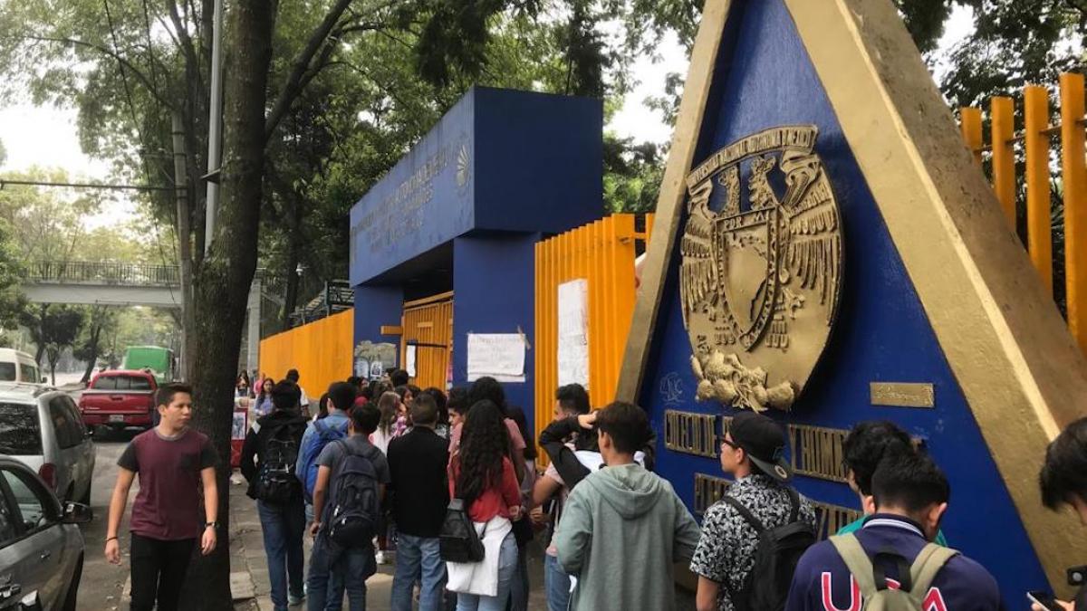 CCH Azcapotzalco. Estudiantes paran labores en protesta por presunto caso de abuso sexual