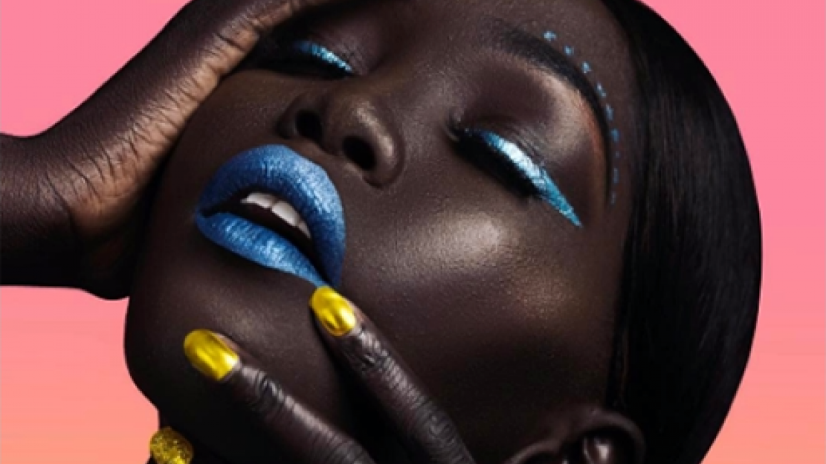 Nyakim Gatwec, la modelo con la piel más oscura del mundo