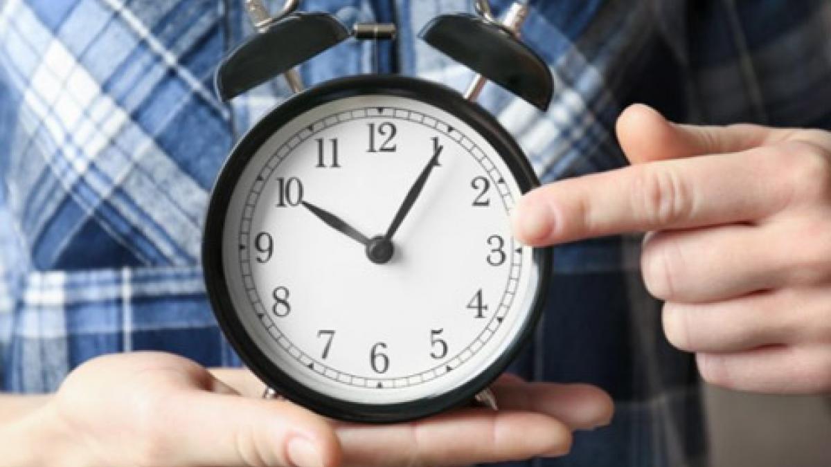 Cambio de horario 2023: Te decimos qué entidades del país sí deben atrasar su reloj una hora en noviembre