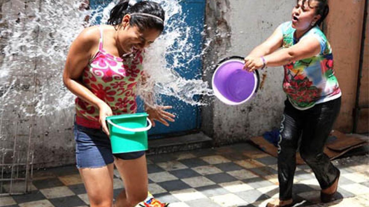 Conoce las multas por malgastar agua durante el Sábado de Gloria