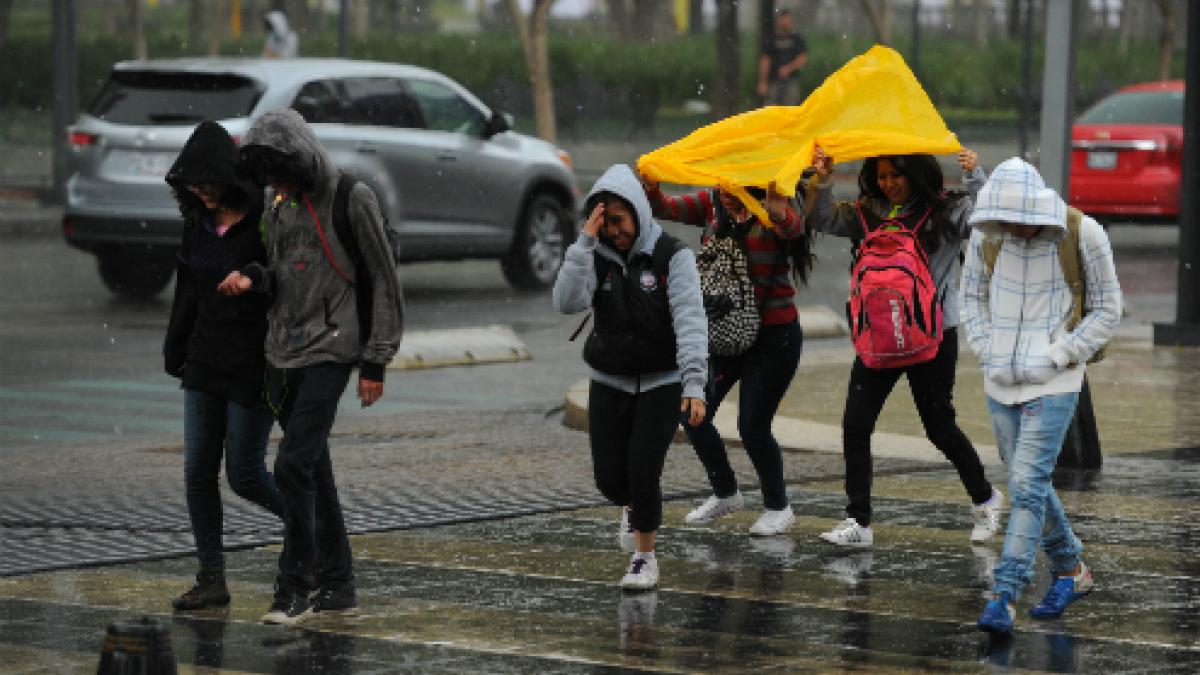 Onda tropical número 28 provocará fuertes lluvias en varios estados, informa Conagua