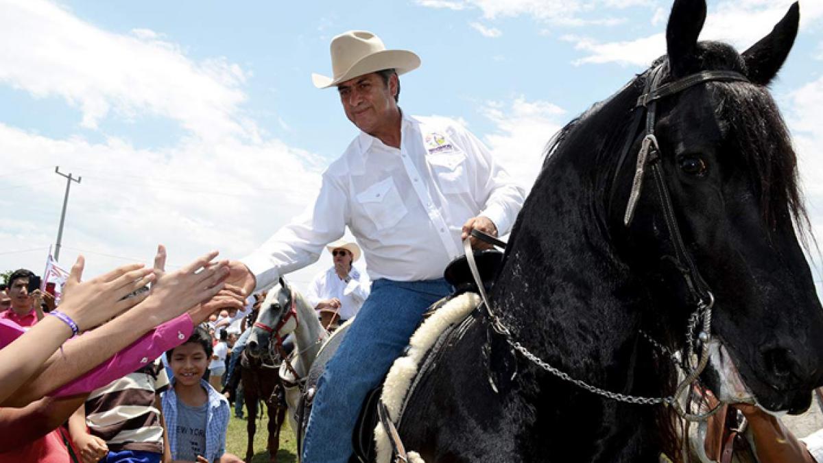 El Bronco Prepara Campaña Que Incluye A Su Caballo 3604