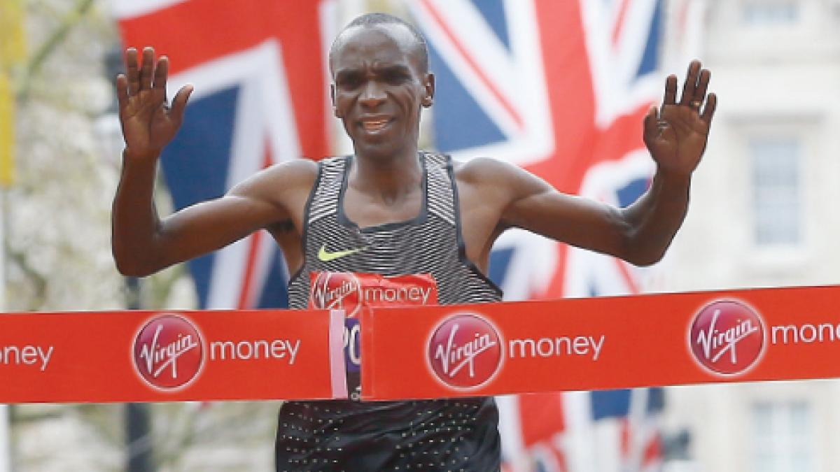 Eliud Kipchoge Acaricia La Marca Mundial En Maratón De Londres 0507