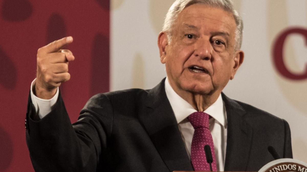 AMLO: Murillo Karam se inculpa en caso Ayotzinapa al asumir la investigación