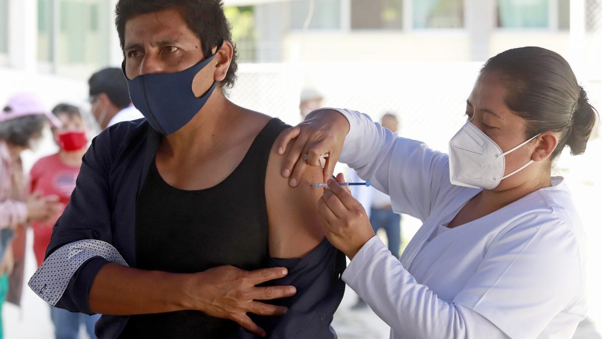 CDMX supera meta de vacunación contra influenza; aplica más de 2 millones 500 mil dosis