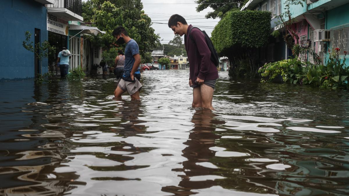 En niveles máximos, al menos 5 ríos de Tabasco por paso del huracán "Roslyn"