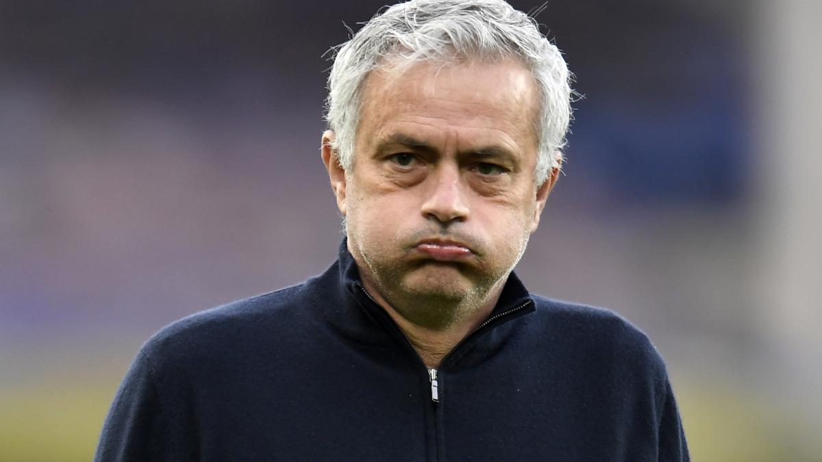 Jose Mourinho sufre durísima sanción por parte de UEFA por agresiones al árbitro