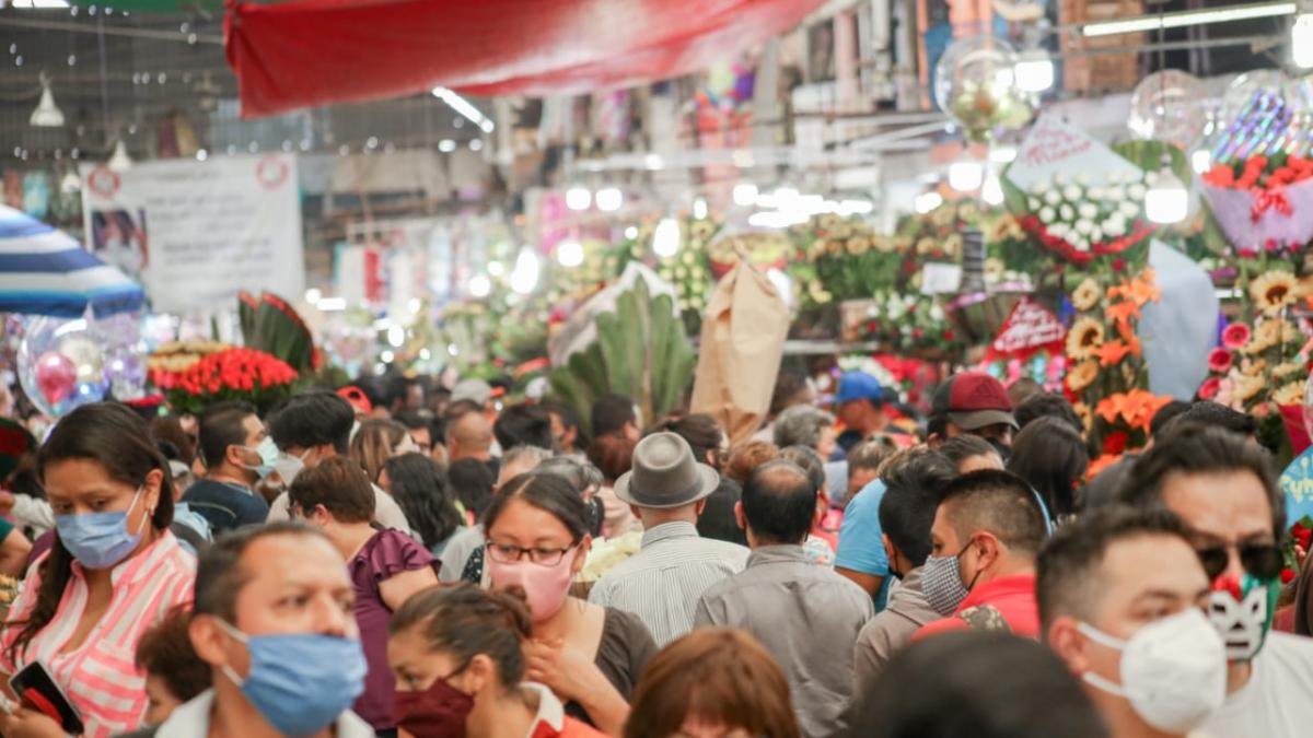 10 de mayo: Cientos abarrotan el mercado de las flores de Jamaica, en CDMX