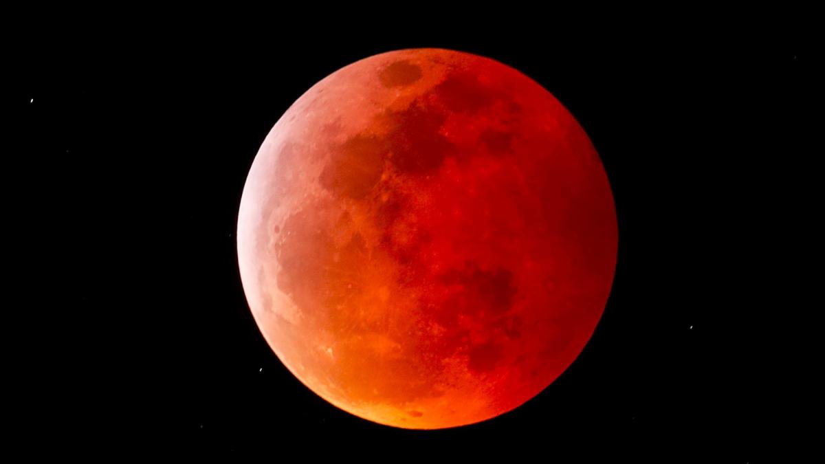 ¡No te pierdas el eclipse que teñirá la luna de rojo!