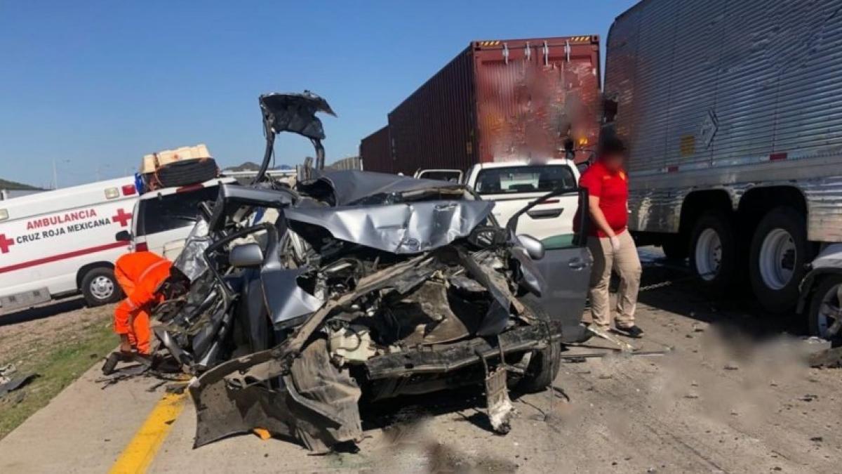 Accidente en la carretera Santa AnaAltar deja al menos 10 heridos en