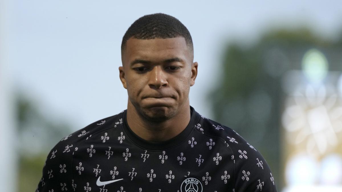 PSG: Wayne Rooney arremete contra Kylian Mbappé tras su encontronazo con Messi