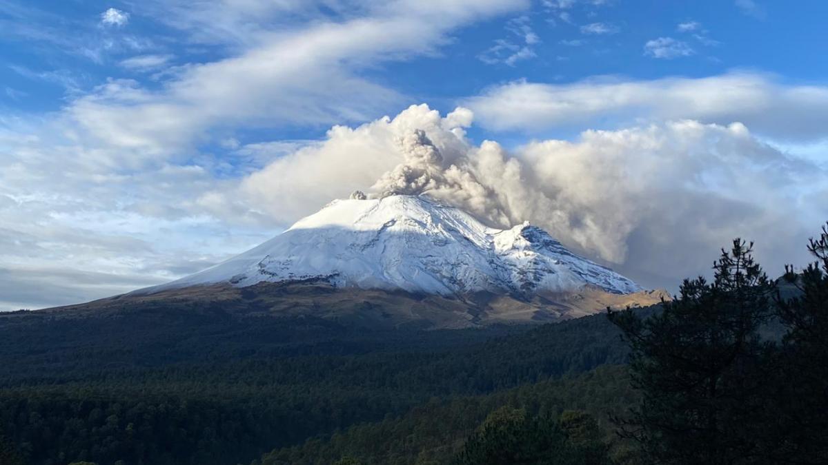 Popocatépetl emite exhalación; prevén caída de ceniza en las 16 alcaldías de CDMX